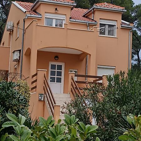 Apartmani Lada Vrboska Exterior foto