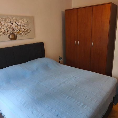 Apartmani Lada Vrboska Exterior foto